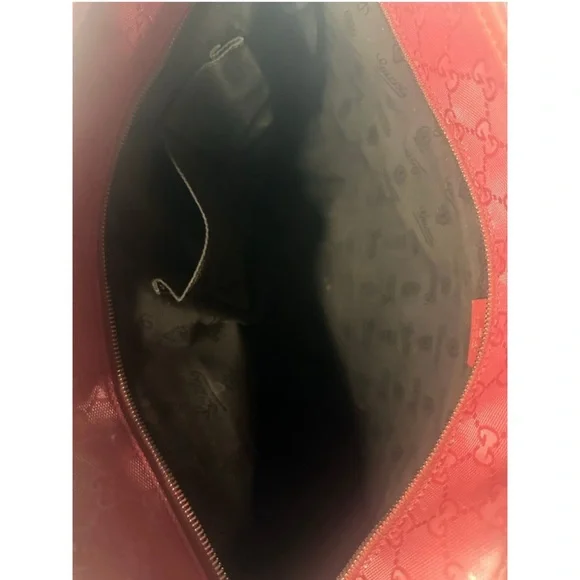 325. Red Gucci Tote Bag - Picture 4 of 16